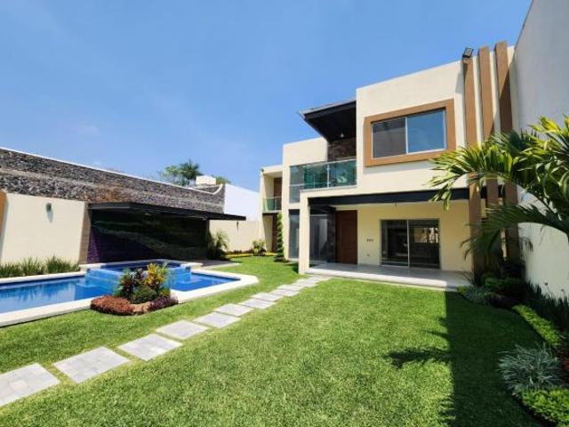 EN VENTA CASA SOLA COL. VISTA HERMOSA SEGURIDAD 24/7
