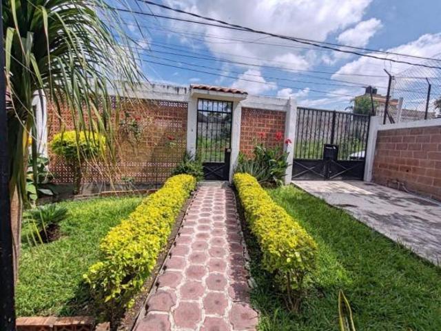 EN VENTA CASA SOLA DE UN NIVEL EN ACATLIPA MORELOS