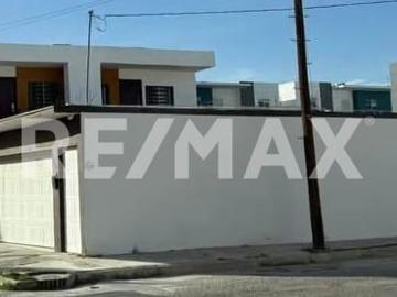 EN VENTA CONJUNTO DE CUATRO DEPARTAMENTOS RENTADOS EN FRACC. MAGISTERIAL
