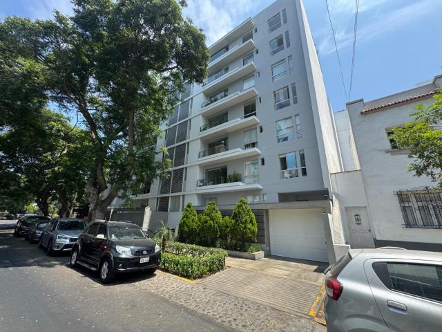 En Venta de Departamento Duplex en Miraflores