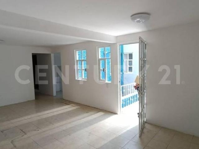 En Venta Departamento en 1er Nivel. Col Valle de Aragón 1era