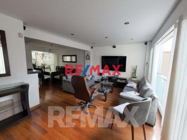En Venta Departamento En San Borja, Primer Piso Elevado, Rodeado De Parques | 111 M²