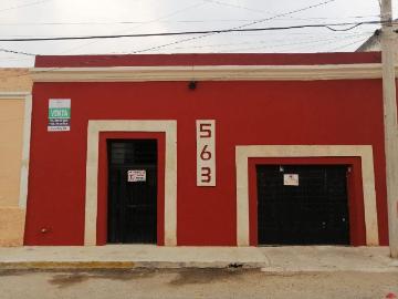 En Venta Edificio con fachada colonial en el Barrio de Santiago, en el Centro de M?rida