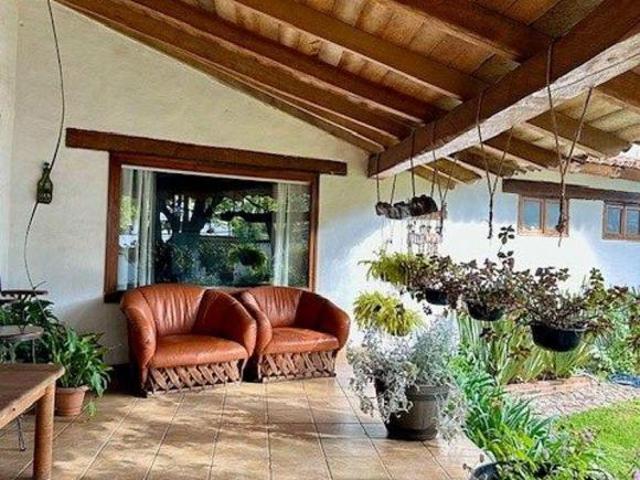 EN VENTA EN TAPALPA PUEBLO MUY BONITA CASA
