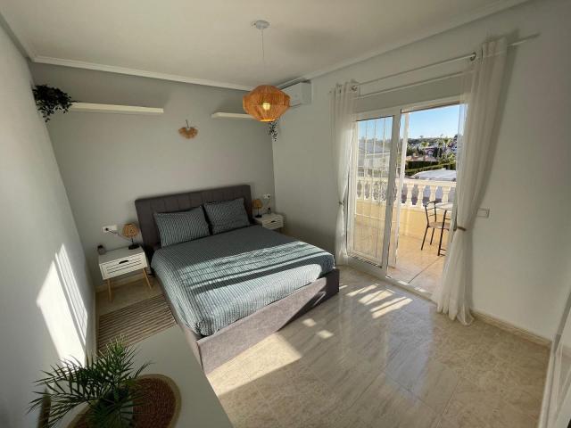 En venta en exclusiva con At Home Real Estate Esta precios. 103m² Ciudad Quesada