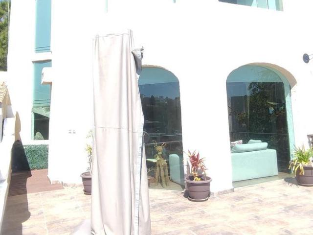 En venta en casa con alberca, doble terreno y doble frente. 4 rec?maras