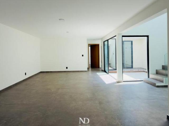 EN VENTA EN PINAR DE LA CALMA A MINUTOS DE ITESO!
