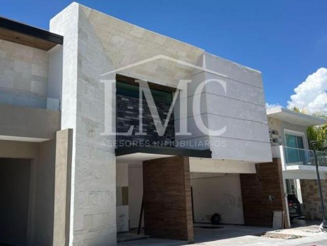 En venta espectacular casa nueva y equipada el norte de Saltillo