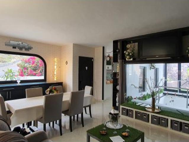En Venta espectacular Chalet en Santo Domingo con vistas al mar y al Teide. Tenerife