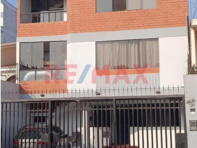 En Venta Estacionamiento En Calle Aruba Cedros De Villa Chorrillos