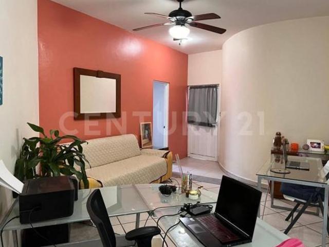 En Venta Excelente propiedad dentro de fraccionamiento Las Brisas, Morelos