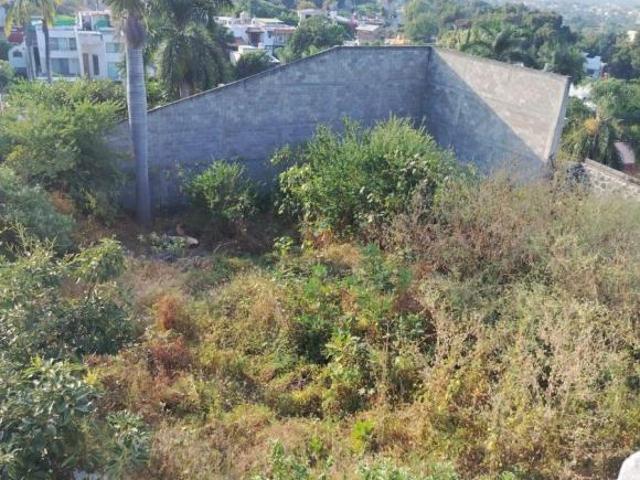 TERRENO EN VENTA EN FRACCIONAMIENTO BURGOS CUERNAVACA