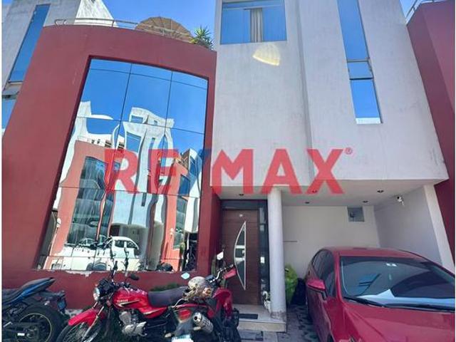 En Venta Hermosa Casa En Quinta Privada Las Terrazas Villa El Sol Cerro Colorado