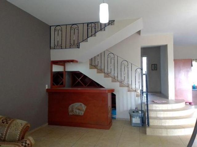 EN VENTA HERMOSA Y AMPLIA CASA A 5 MINUTOS DE LA CLINICA 93 DEL IMSS, TONALÁ JALISCO