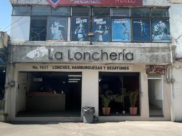 En venta locales comerciales en Jardines de la Cruz sobre avenida
