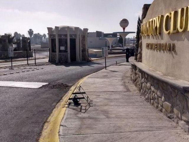En venta Lote en Esquina Fracc. Country Club, Saltillo