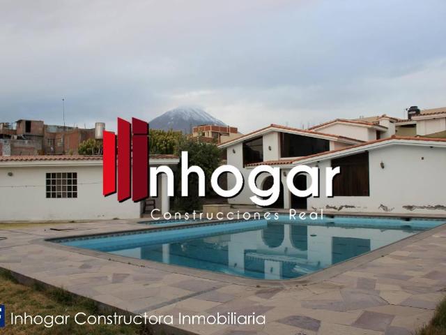En Venta Lujosa Casa en Excelente Zona en Cayma Arequipa