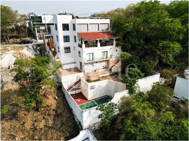 EN VENTA O RENTA, Residencia de Lujo con Vista al Mar en Lomas del Castillo