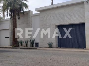 En Venta oficinas/casa comercial en Los Pinos