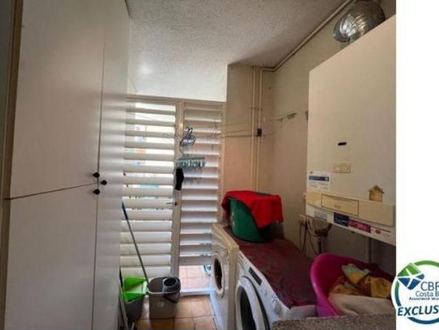 En venta piso en una de las mejores zonas Cendrassos de figueres con vista al parque