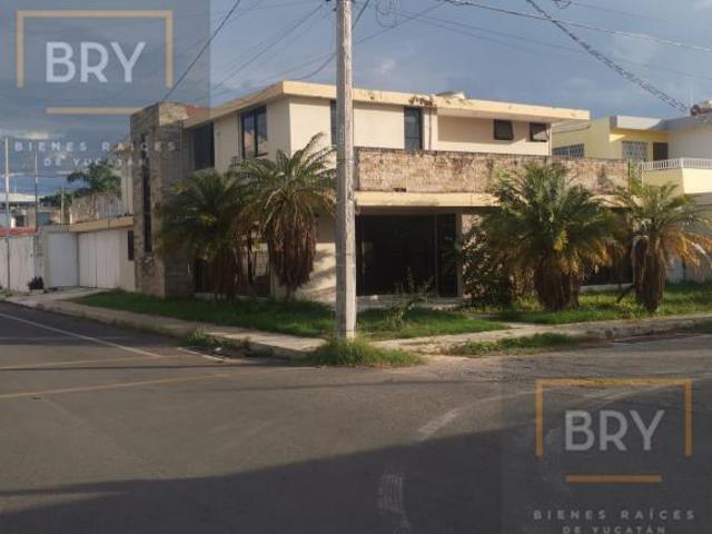 En Venta propiedad cabeza de manzana a 80m. de Circuito Colonias y Av. Alemán