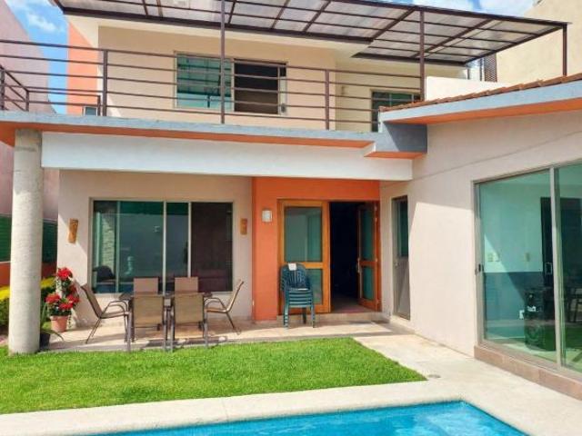 EN VENTA PRECIOSA CASA EN FRACCIONAMIENTO CON VIGILANCIA