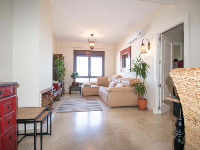 En venta, precioso apartamento con terraza privada en Vejer, ID v2e4j