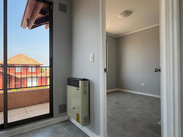 EN VENTA REMODELADA CASA, AYRES DE CHICUREO