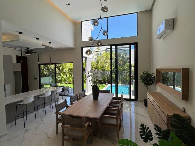EN VENTA RESIDENCIA PREMIUM INTELIGENTE CON ENERGIA SOLAR EN YUCATAN CONTRY CLUB