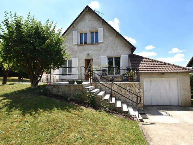 EN VENTE à COMBS LA VILLE, Maison indépendante de 6 pièces principales