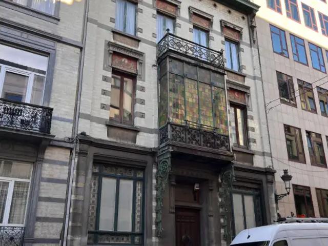 en vente publique Maison Bruxelles Van Moerstraat