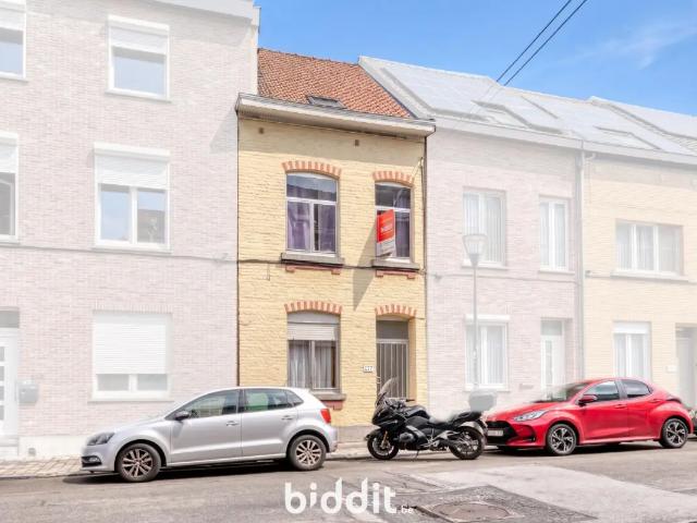en vente publique Maison Anderlecht Rue de Neerpede