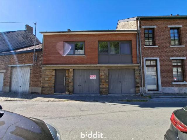 en vente publique Maison Presles Rue de la Rochelle