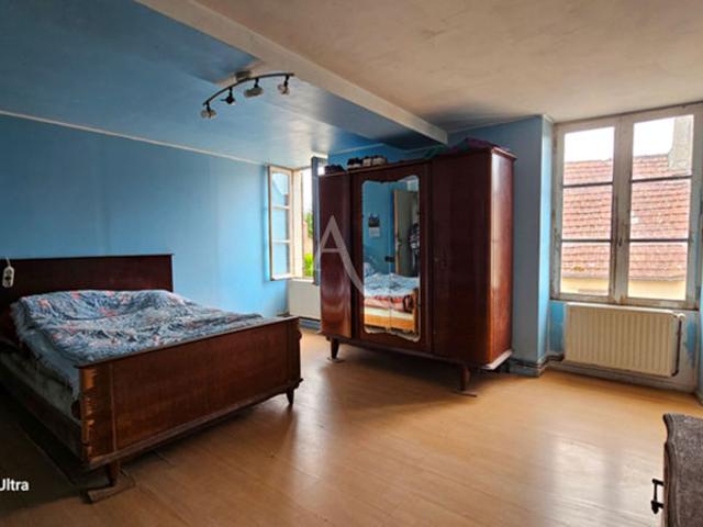 EN VENTE ST LAURENT L ABBAYE 2 H 30 PARIS Maison de bourg 2 chambres bureau