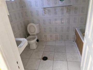 En viña del mar, 11 norte con 1 y Medio Oriente casa comercial
