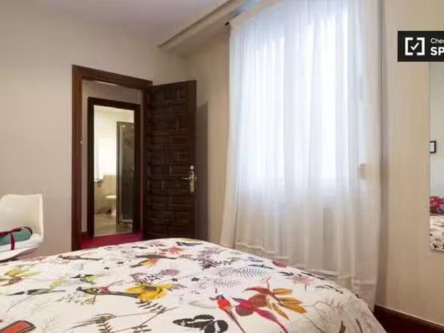 ¡Renta! Acogedora habitación en casa de 7 dormitorios en Aband.