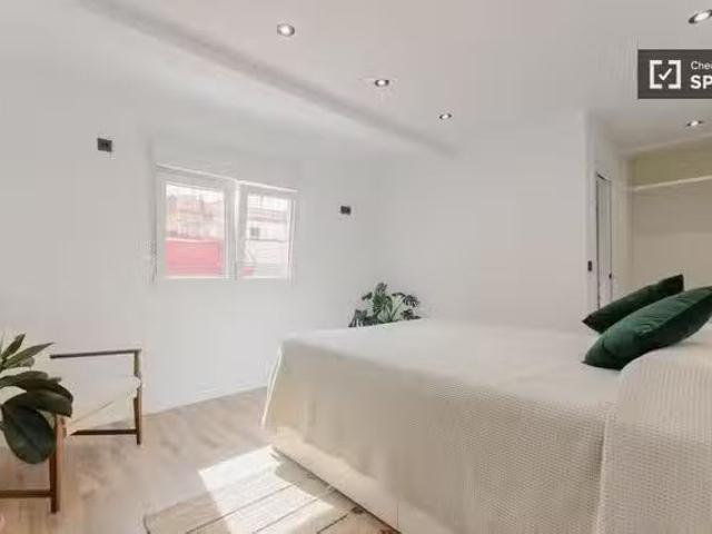 ¡Recién llegado! Apartamento de 3 habitaciones en alquiler en.