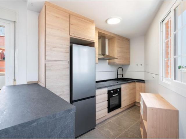 En alquiler, ático con 110 m2 de terraza