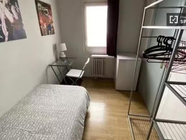 Encantador Bonita habitación en alquiler en Barcelona con baño.