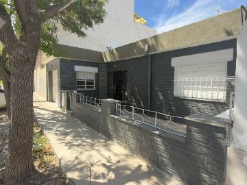 En Alquiler | Casa de 2 Dormitorios | Barrio Santa Genoveva | Neuquén, Argentina
