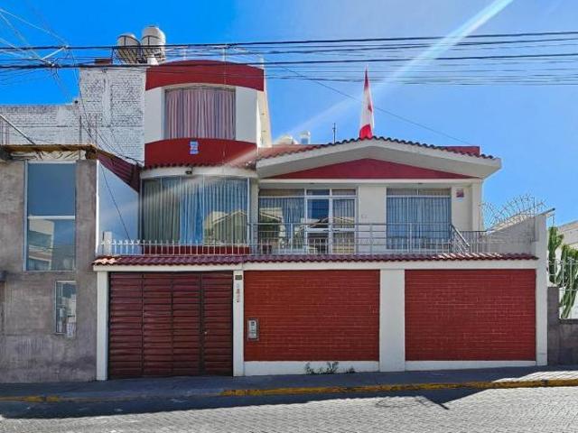 En alquiler departamento cercado