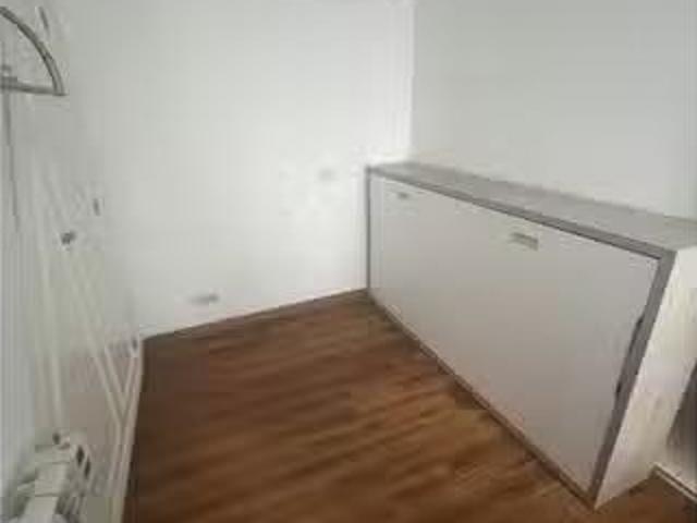 ¡En alquiler! Habitación compartida en piso de 2 habitaciones.