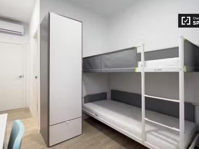 Encantador Habitación doble compartida en residencia de estudi.