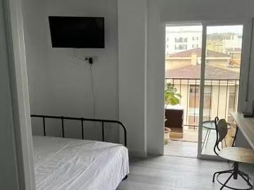 ¡En alquiler! Habitación en Avenida de Carlos Haya, Arroyo del.