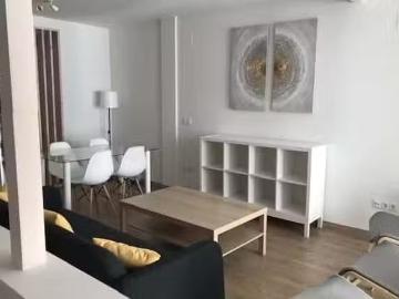 Nuevo Habitación en Avenida de la Reina Mercedes