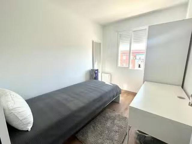 Bonito Habitación en Avenida de las Ciudades