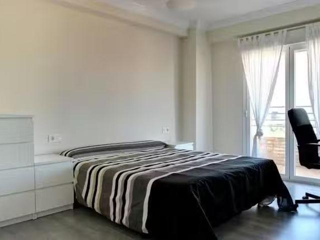 ¡Renta! Habitación en Avenida de Valencia, Universidad