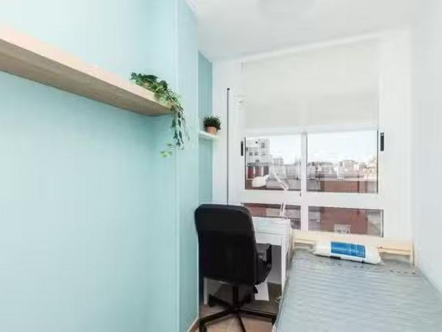 ¡Oferta! Habitación en Avinguda del Carrilet