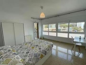 Único Habitación en Avinguda del Jordà, Montbau