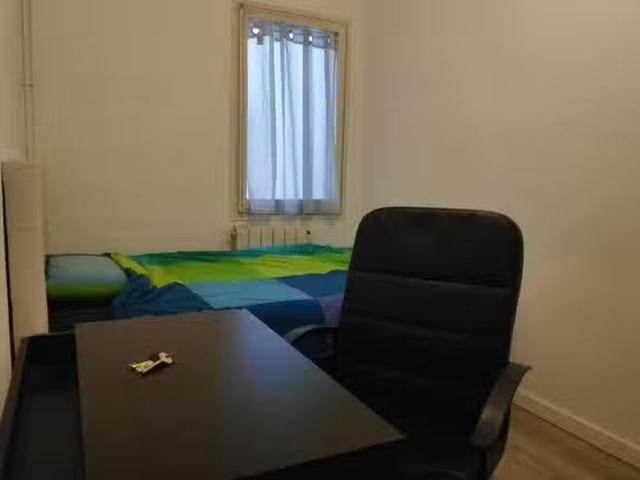 Bonito Habitación en Avinguda Diagonal, Fort Pienc